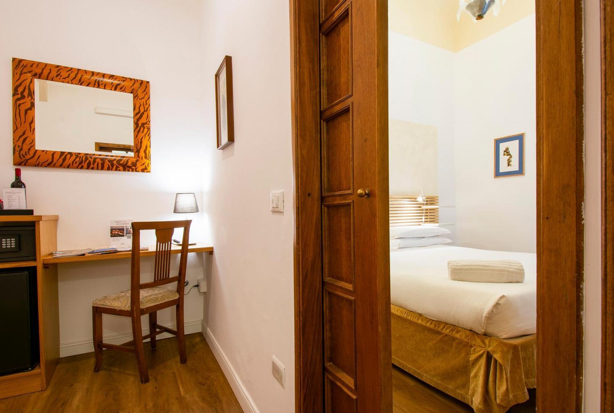 N4U Guest House Florencia Exterior foto
